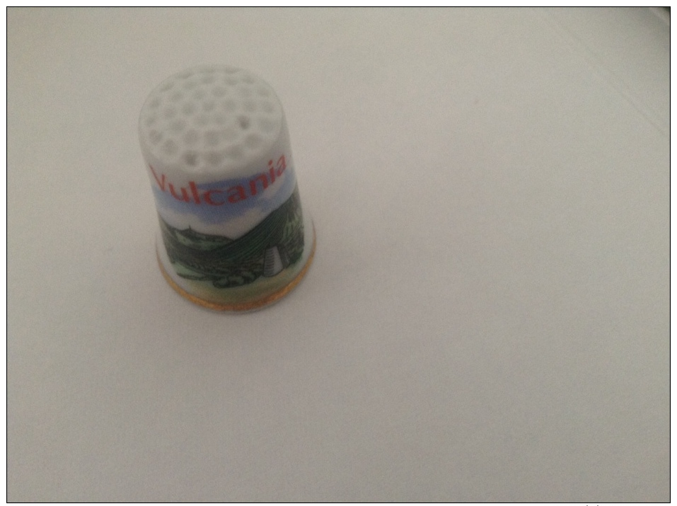 Des A Coudre Porcelaine Vulcania - Thimbles