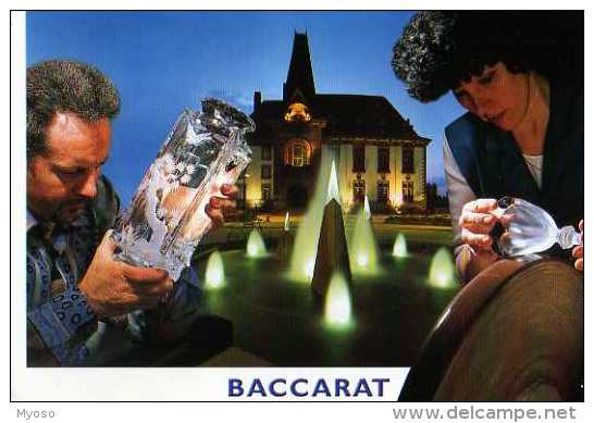 54 BACCARAT , Verre, Vase - Baccarat