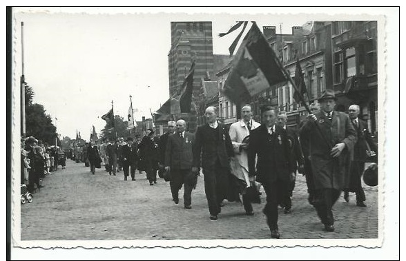 (handschrift.nota: Optocht Te Merksem. De Vuurkruisers Op Kop. 1955). - Antwerpen