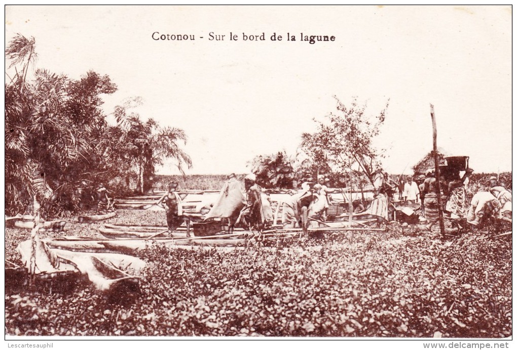 Benin Cotonou Sur Le Bord De La Lagune Tres Animée Pirogue Cachet Dahomey - Benin