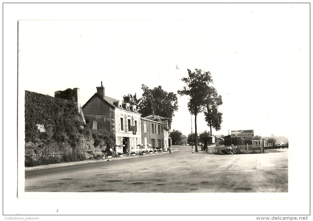 Cp, 86, Vivonne, La Route Nationale N°10 - Hôtel De La Gare - Vivonne