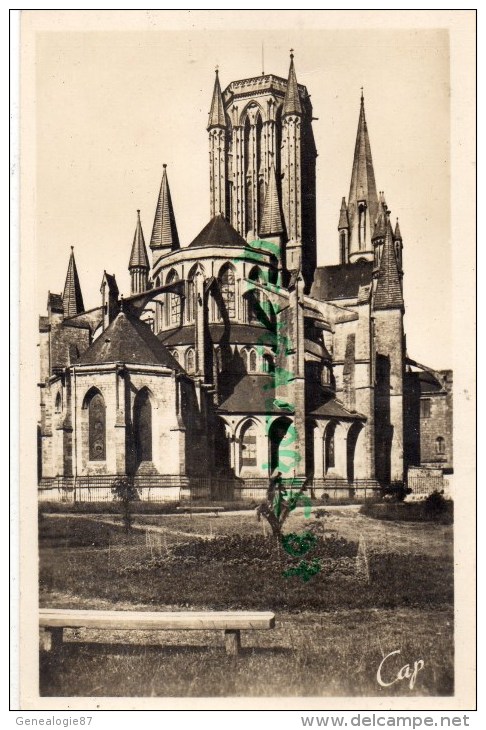 50 - COUTANCES - LA CATHEDRALE  L' ABSIDE -CARTE PHOTO - Coutances