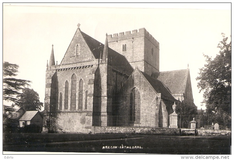 BRECON Cathedral  Pays De Gale - Unused Photo Card - Breconshire
