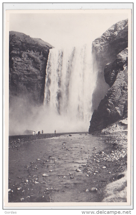 Iceland - Skogafoss Waterfalls - IJsland