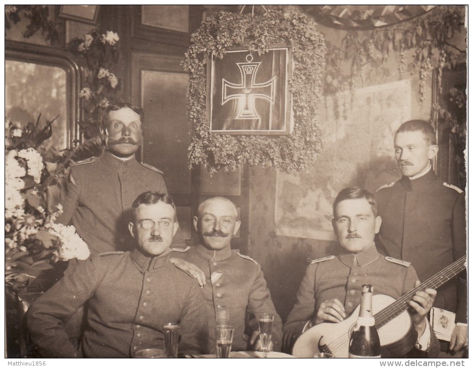 Photo 1915 ARLEUX - Officiers Allemands à La Cantine (A65, Ww1, Wk1) - Arleux