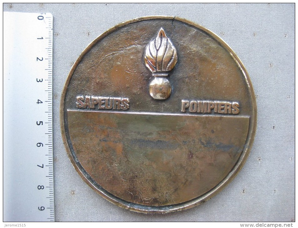 Médaille En Bronze Sapeurs Pompier (ancien)  & - Pompiers