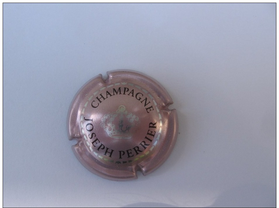 Capsule De Champagne Joseph PERRIER _ROSE Ecr. Noire_ (IMPEC) - Collections