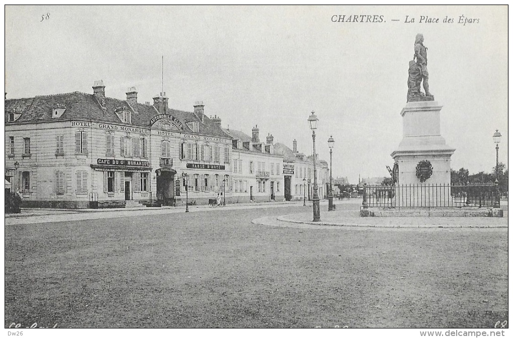 Chartres - La Place Des Epars - Grand Hôtel Monarque - Carte Non Circulée - Chartres