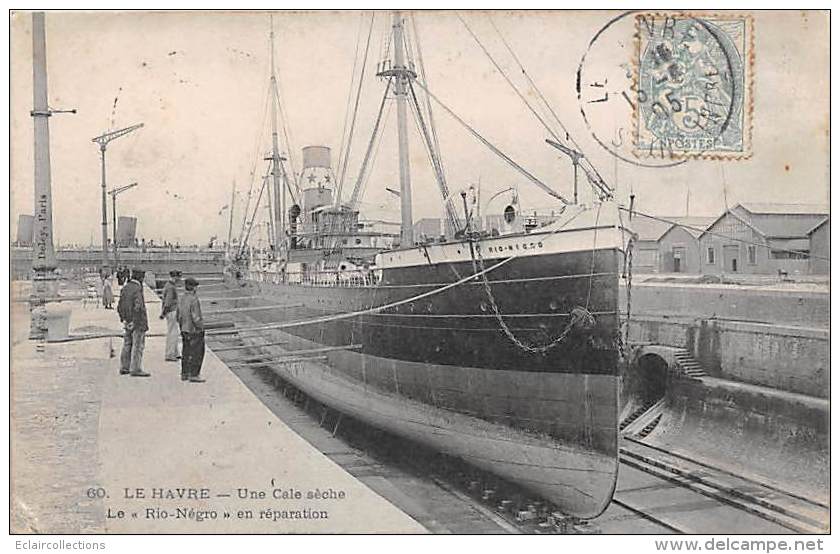 Le Havre   76    Autour Du Thème Bateau  Cale Sèche Le Rio Negro En Réparation - Harbour