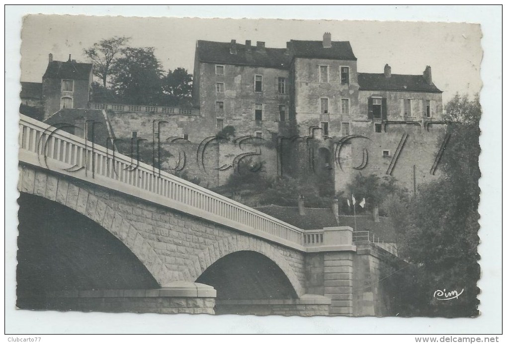 Pesmes (70) : Le Nouveau Pont Et Le Château En 1950 PF. - Pesmes