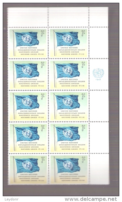 United Nations - UN Flag - Scott - 105 / Block Of 10 Stamps Mint Never Hinged - Neufs