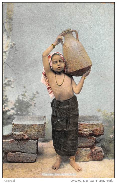 Egypt   Fille Fellahin A La Fontaine. Child Carriyng Water In Jug - Persons