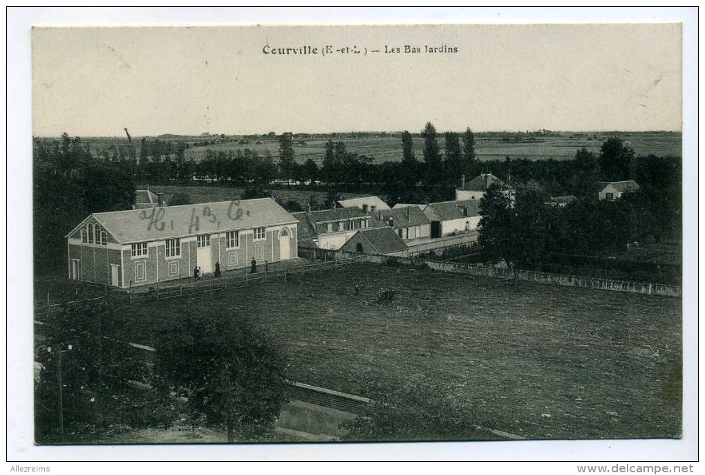 CPA   28  : COURVILLE   Les Bas Jardins      A  VOIR  !!!!!!! - Courville