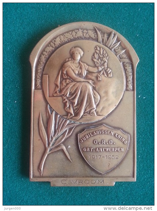 Jubilarissen Kring O.R.D. Groot Antwerpen, 1917-1952, C. Vroom, 174 Gram (medailles0108) - Autres & Non Classés