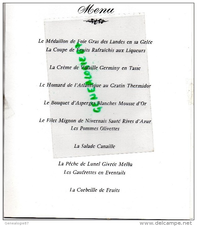 MENU PAQUEBOT FRANCE- FRENCH LINE- CGT- VERSAILLES CHATEAU PAR GALLAND -COMMANDANT CHRISTIAN PRETRE-4 AVRIL 1971 - Menus