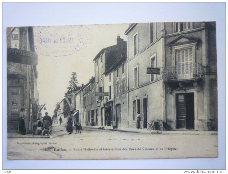 RUFFEC  (Charente)  :  Route Nationale Et Intersection Des  Rues De Valence Et De L'Hôpital - Ruffec