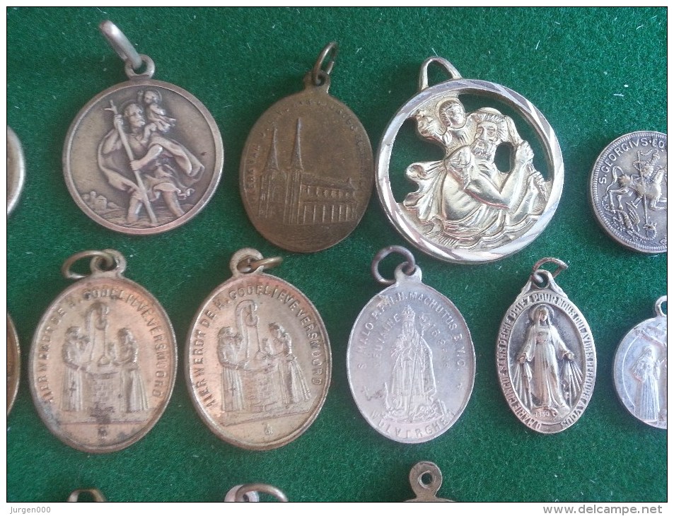 Lot Medailles Lourdes, Sint Christoffel, Enz., +70 Stuks (medailles0178) - Sonstige & Ohne Zuordnung