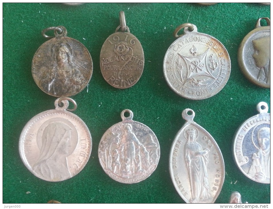 Lot Medailles Lourdes, Sint Christoffel, Enz., +70 Stuks (medailles0178) - Otros & Sin Clasificación