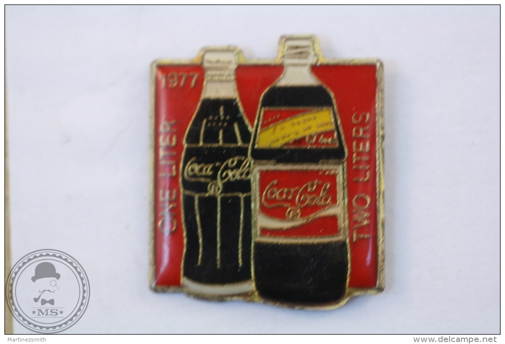 One Liter Two Liters 1977 -  Coca Cola Advertising Pin Badge - #PLS - Coca-Cola