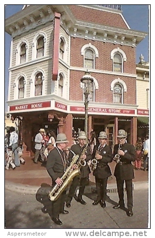 DISNEYLAND:  POSTCARD KEYSTONE KOPS. UNCIRCULATED. GECKO - Disneyland