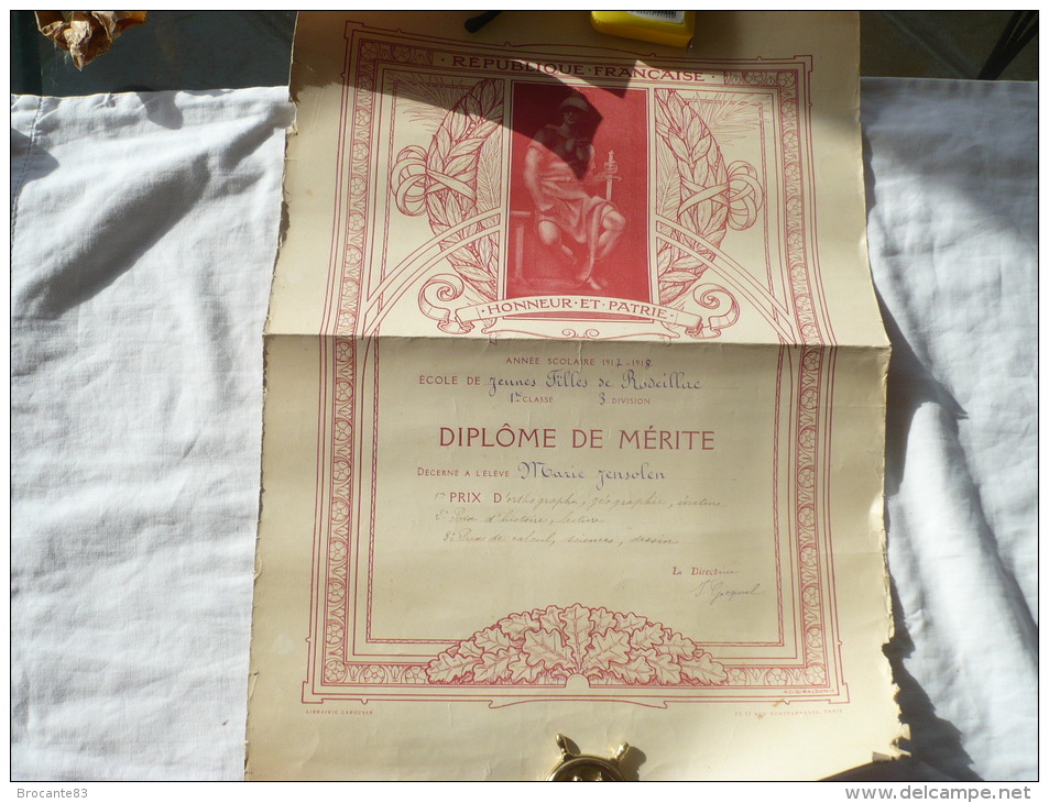 Diplome De Mérite école De Jeunes Filles Année Scolaire 1917-1918 - Diplomas Y Calificaciones Escolares