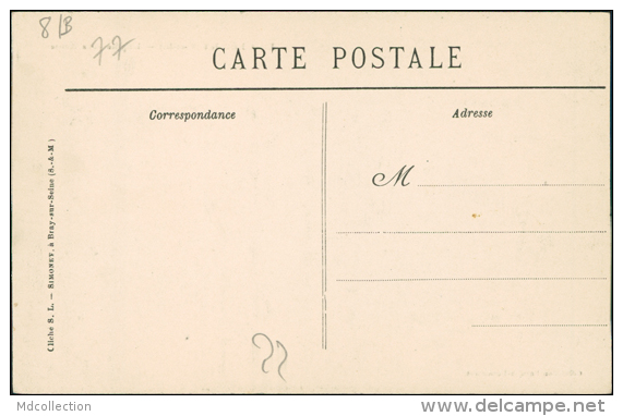 77 LE CHATELET EN BRIE / L'Eglise Et La Mairie / - Le Chatelet En Brie