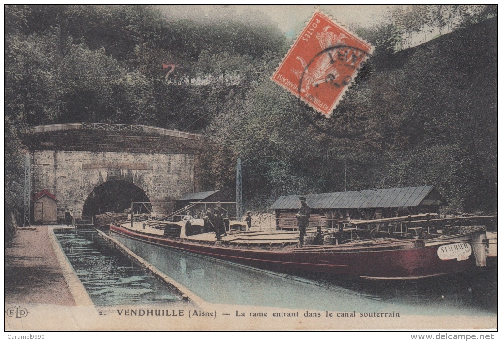 Vendhuile       La Rame Entrant Dans Le Canal Souterrain   Binnenschip      Scan 7377 - Saint Quentin