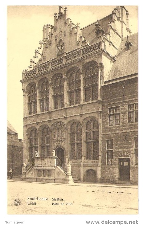 LÉAU   ---  Hôtel De Ville  ---  Stadhuis - Zoutleeuw