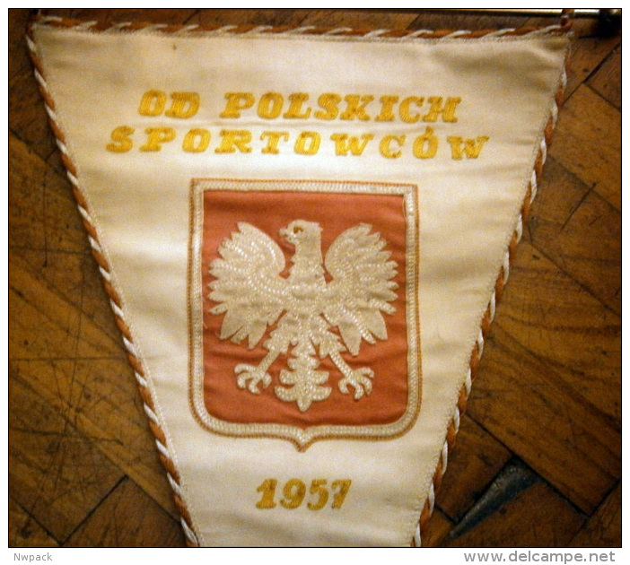 POLAND - OD POLSKICH  SPORTOWCOW 1957.  Embroidered FLAG / PENNANT - Natation