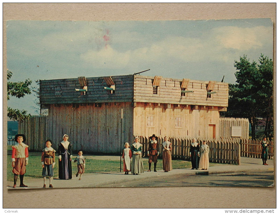 "The First Fort" A Replica At Plimoth Plantation, Inc. Plymouth, Mass. - Autres & Non Classés