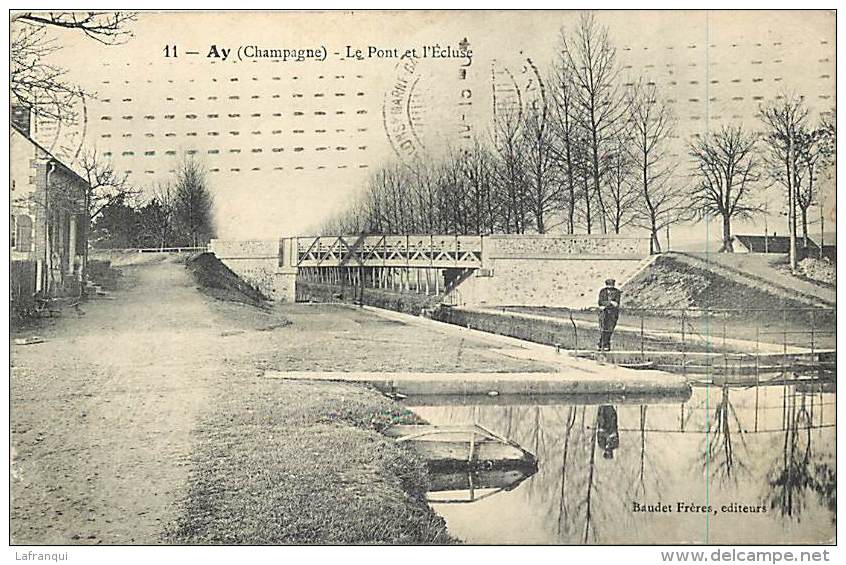 Depts Divers - Marne -ref M978- Ay - Le Pont Et L Ecluse - Theme Ecluses   - - Ay En Champagne