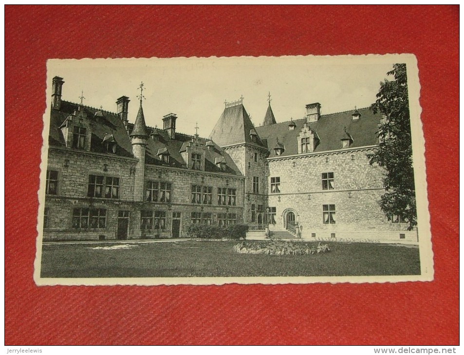 BRAIVES  -  " Quiétude "  Château De Fallais  - Une Partie Du Château , Cour Intérieure - Braives