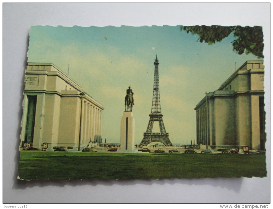 PARIS LA TOUR EIFFEL ET LE PALAIS DE CHAILLOT 6 - EDITIONS DU GLOBE - Autres & Non Classés
