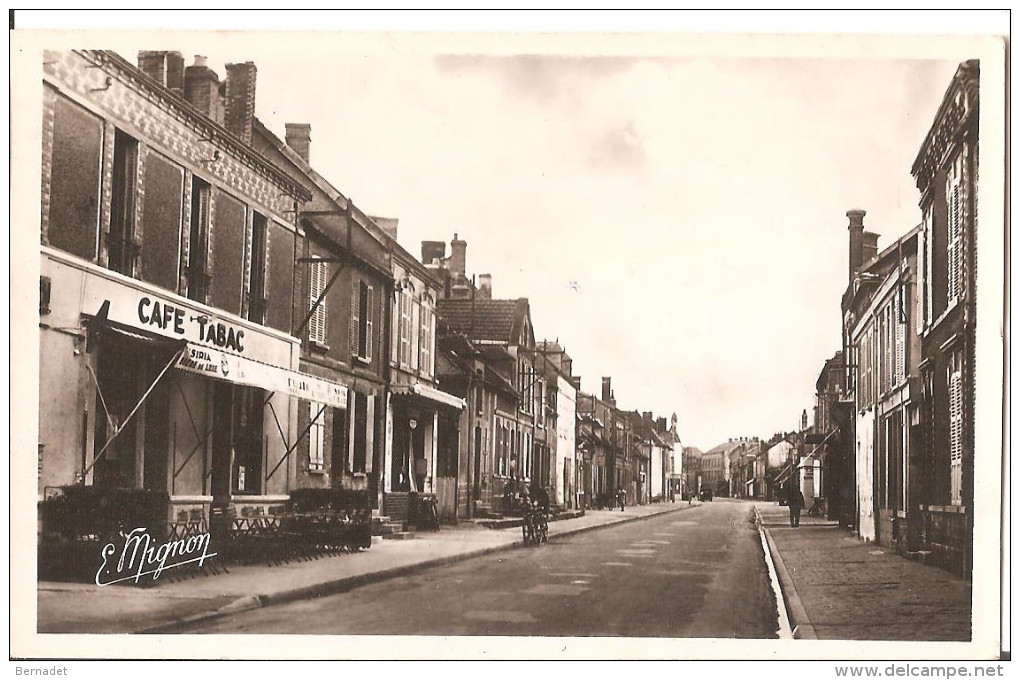 ROMILLY SUR SEINE .. RUE GORNET BOLVIN .... CAFE TABAC - Romilly-sur-Seine