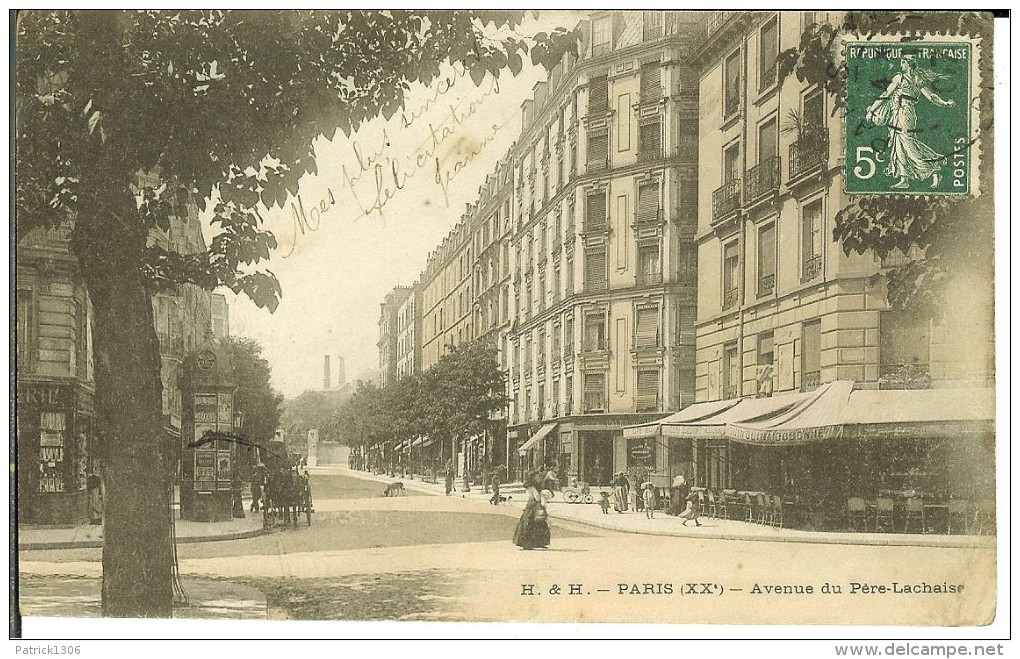 CPA  PARIS, Avenue Du Père Lachaise  10015 - Arrondissement: 20