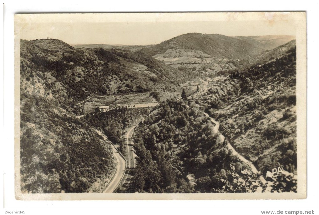 CPSM VILLEFRANCHE DE ROUERGUE (Aveyron) - La Vallée De L'Alzou - Villefranche De Rouergue