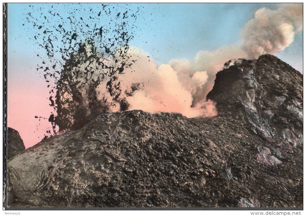 NAPOLI VESUVIO VULCANO BOCCA ERUTTIVA GETTO DI LAVA FG NV SEE 2 SCANS LAVA VOLCANO ERUPTION - Napoli