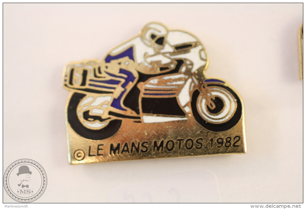 Le Mans Motos 1982 Motorcycle/ Motorbike Racing - Pin Badge #PLS - Motos