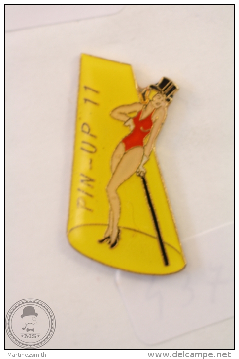 Pin Up Moulin Rouge Lady Nº 11- Ananas Production Modele Depose - Pin Badge #PLS - Pin-ups