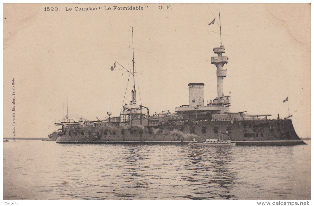 CPA  BATEAUX / MARINE DE GUERRE / CUIRASSE  / " LE FORMIDABLE "  / GF 1520 - Guerra