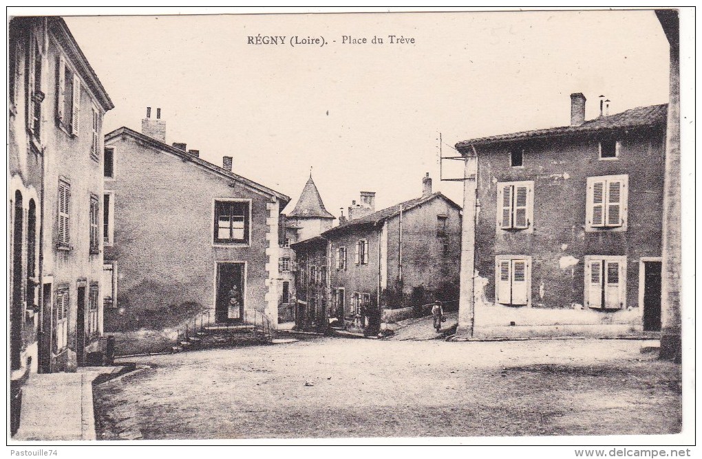 REGNY  (Loire).  -  Place  Du  Trève - Autres & Non Classés