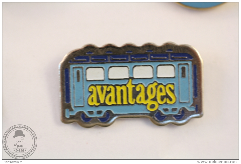 France Advertising Tram/ Tramway Avantages Magazine Blue Colour - Pin Badge #PLS - Transportes