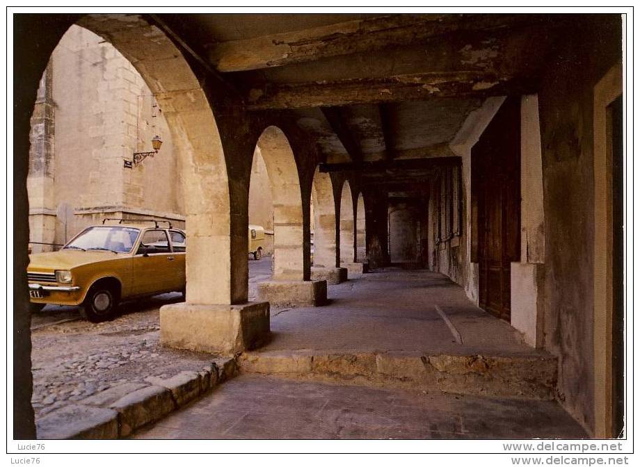 SIGEAN  - Les Arcades   -  Véhicule   - N° 15427   . - Sigean