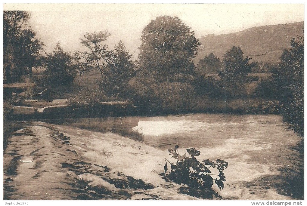 CHAMPAGNE ARDENNE - 52 - HAUTE MARNE - POISSONS 700 Hab. -  Déversoir Du Rongeant - Poissons