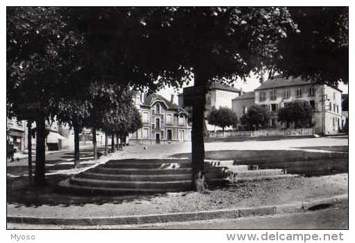 69  COURS Place De La Republique - Cours-la-Ville