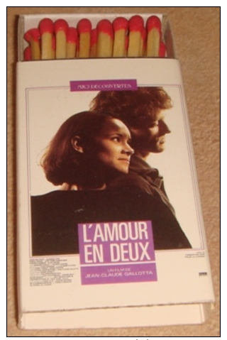 Boite D´allumettes L'AMOUR EN DEUX - Affiche Cinéma - L´instant Star  (Voir 2 Scans) - Zündholzschachteln