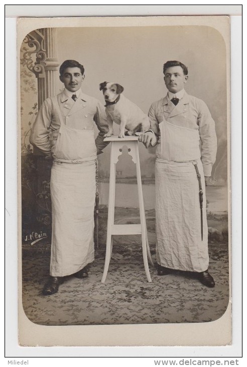 CARTE PHOTO - METIER - BOUCHERS - Avec Chien - Photo Signée J.Klain ? - Artisanat