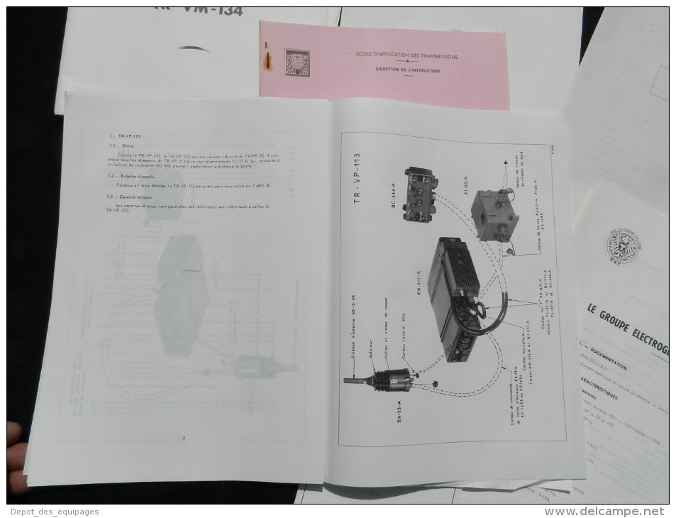 BEL ENSEMBLE 1.5 KILO MANUELS RADIOS ARMEE FRANCAISE à Voir ......... - Radios