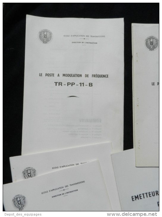 BEL ENSEMBLE 1.5 KILO MANUELS RADIOS ARMEE FRANCAISE à voir .........