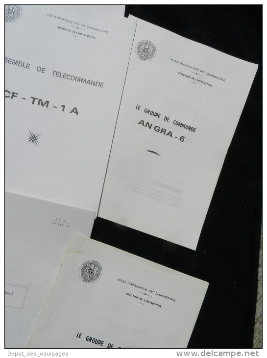 BEL ENSEMBLE 1.5 KILO MANUELS RADIOS ARMEE FRANCAISE à voir .........